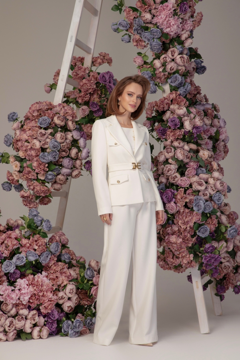 Бяло сако с колан "JASMIN d’or"