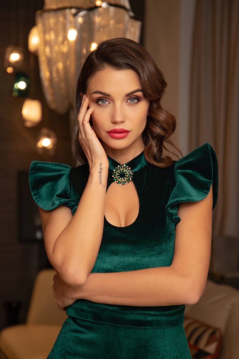 Рокля с къдри "MAJESTY"